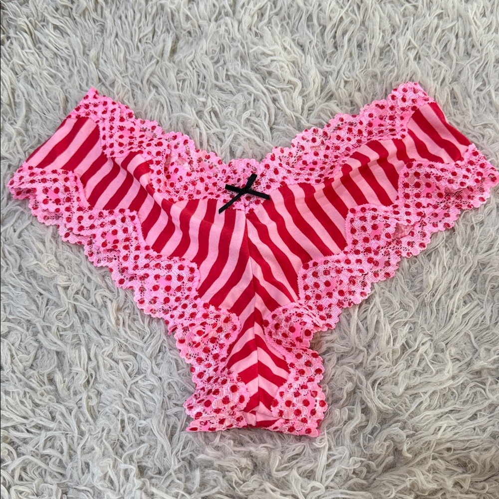 2011 NWT Victoria’s Secret SLT Red Pink Candy Stripe Scalloped Cheeky Y2K Small